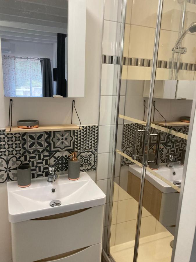 Au Havre De Paix Apartment Garéoult Екстериор снимка